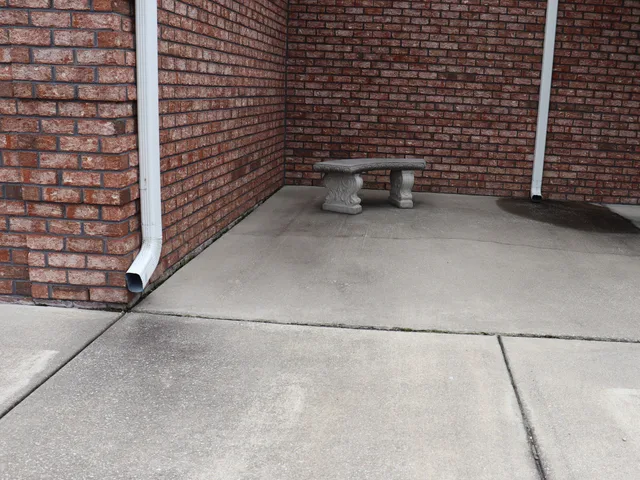 Office courtyard — before — Ray-Nor-Shine Pro Wash job photo