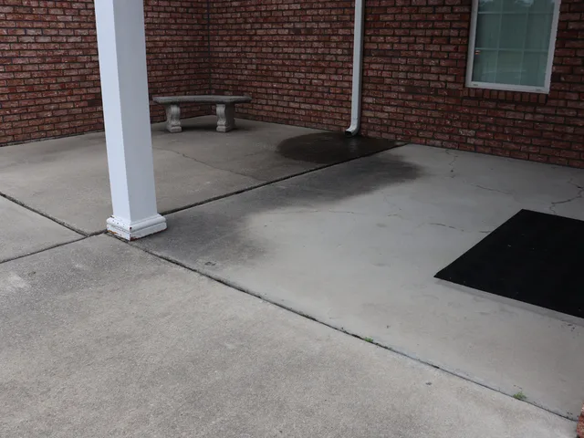 Courtyard — mid-wash — Ray-Nor-Shine Pro Wash job photo