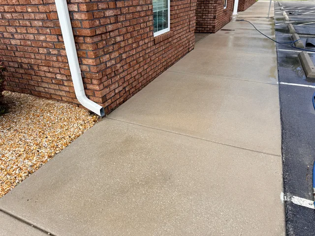 Sidewalk detail — after — Ray-Nor-Shine Pro Wash job photo