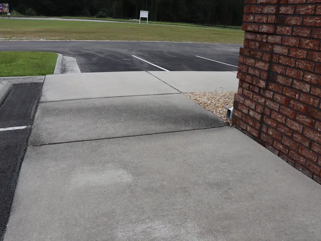 Office sidewalk — before — Ray-Nor-Shine Pro Wash job photo