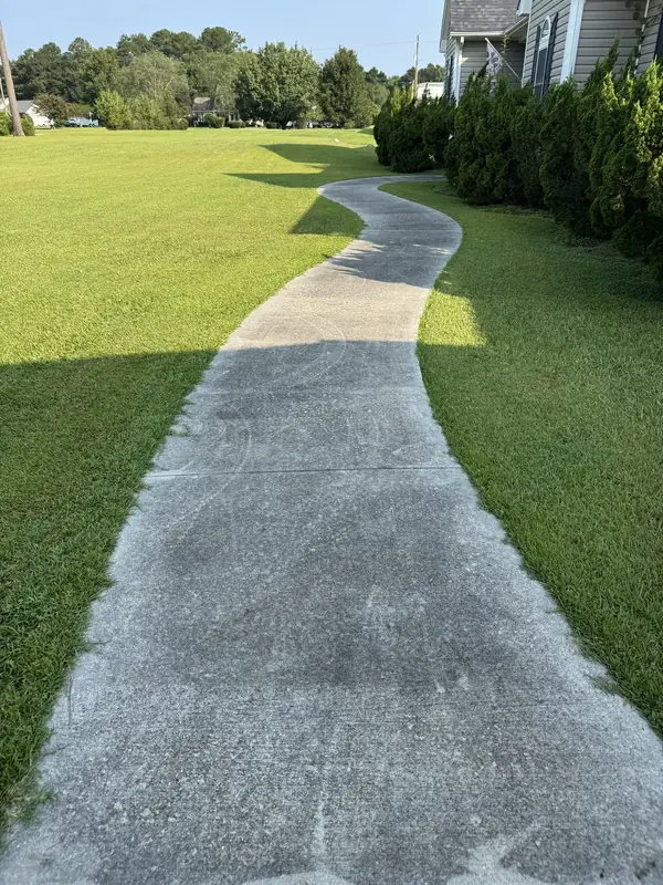 Curved walkway — before — Ray-Nor-Shine Pro Wash job photo
